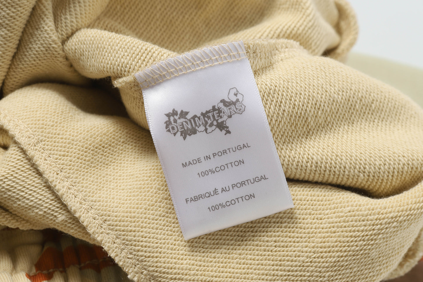 Tiger-Motif "Camo" Shorts.